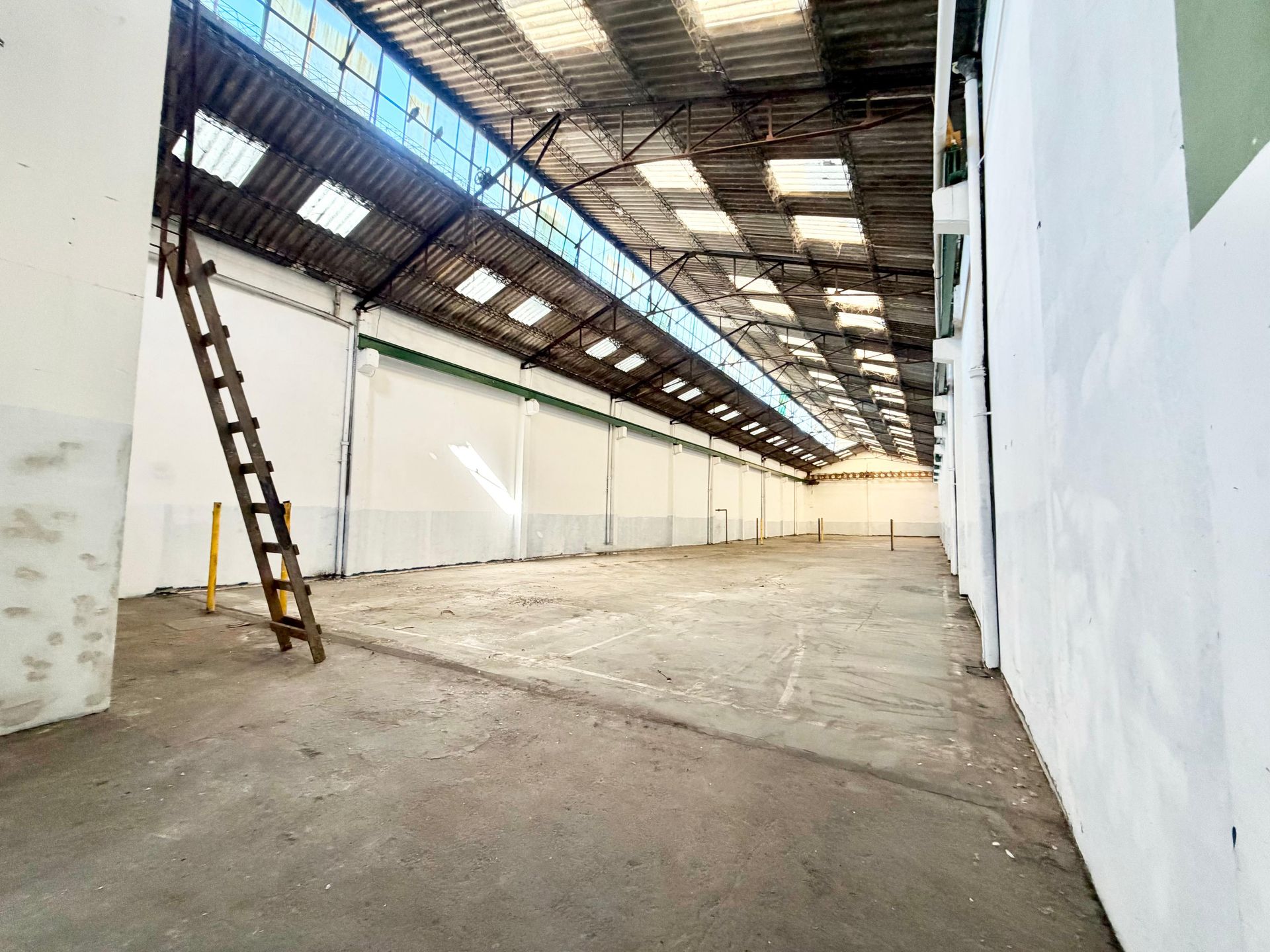 Foto 5 — Venta GALPON 745 m2 zona estrategica Quilmes OPORT