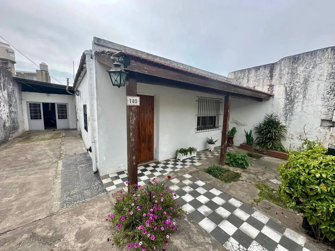 Casa de 3 ambientes en venta en Belén de Escobar, Hipólito Yrigoyen 100