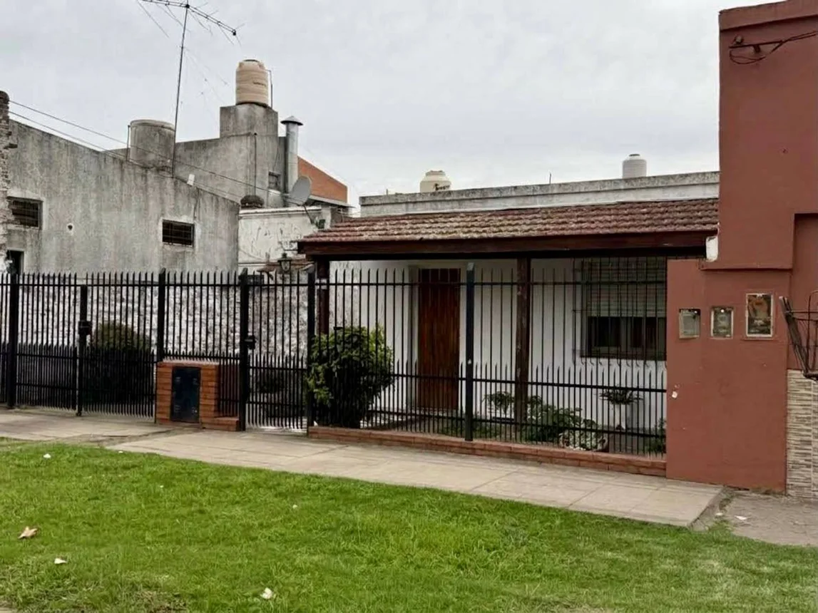 Casa de 3 ambientes en venta en Belén de Escobar, Hipólito Yrigoyen 100, foto 2
