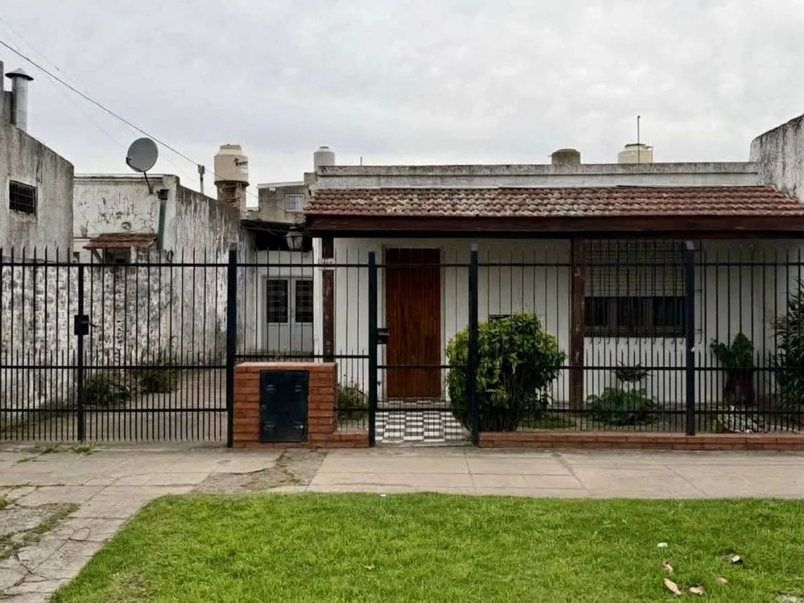 Casa de 3 ambientes en venta en Belén de Escobar, Hipólito Yrigoyen 100, foto 3