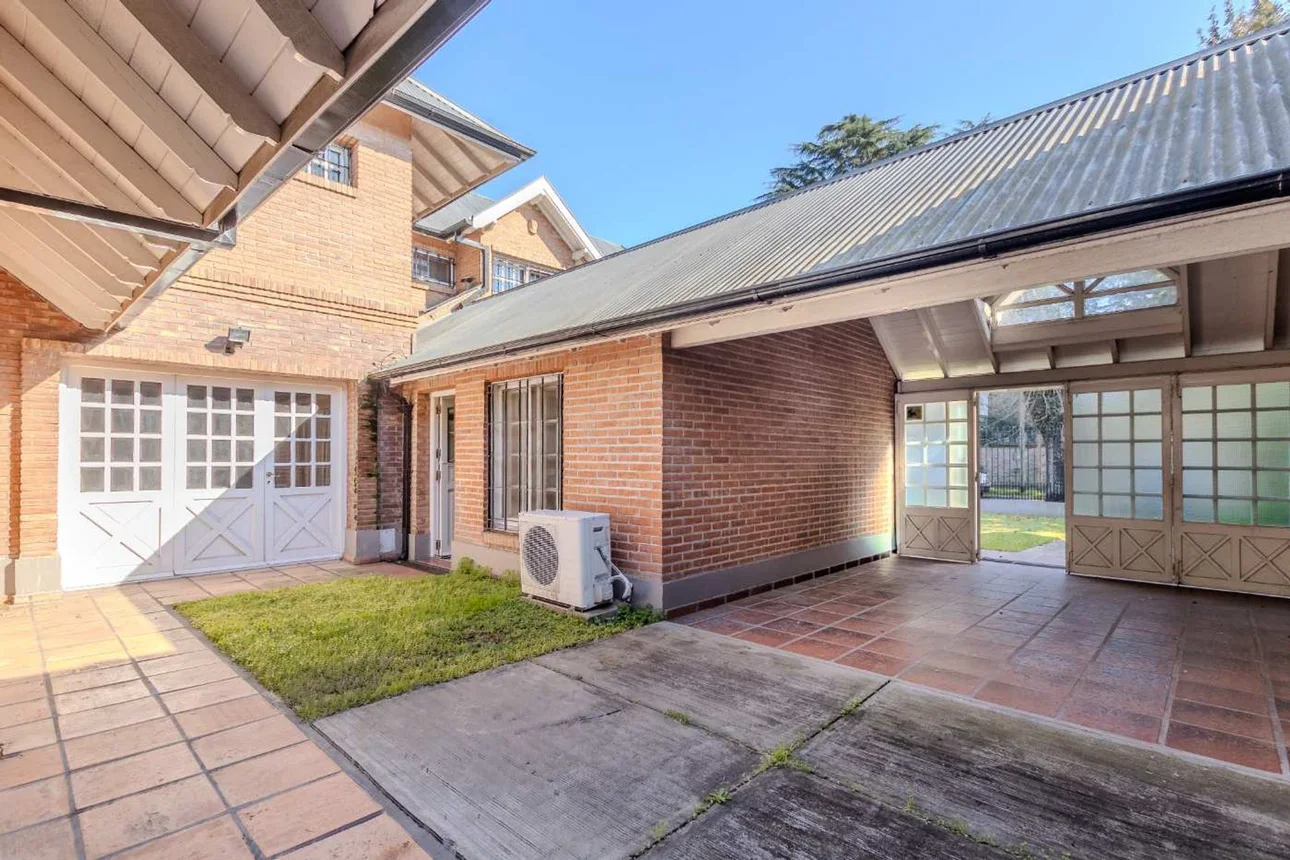 Casa en venta en Adrogué, foto 2