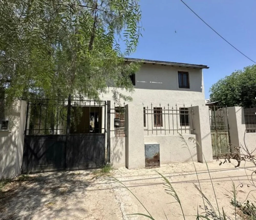 Casa de 5 ambientes en venta en Presidente Derqui, La Golondrina 1600
