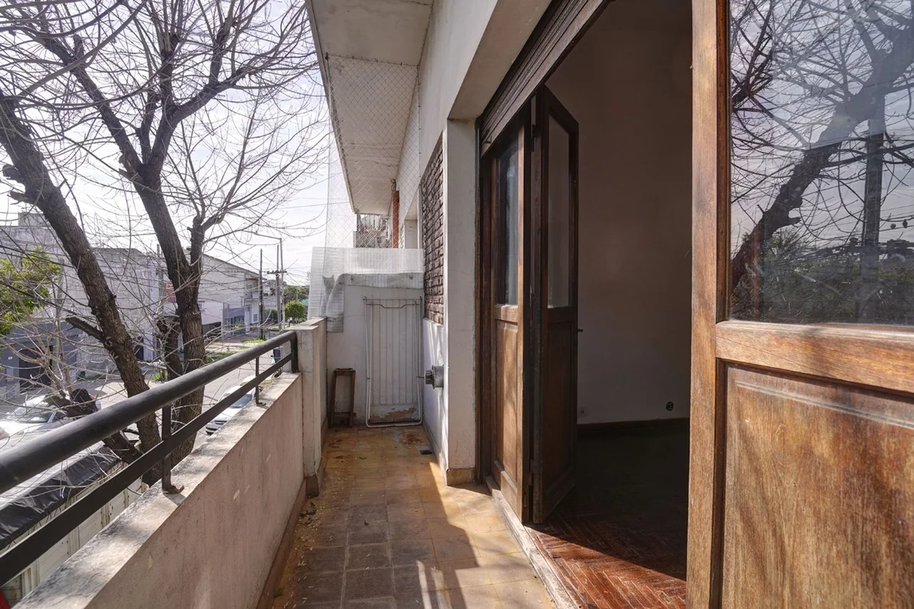 PH de 3 ambientes en venta en Piñeyro, Brasil 400