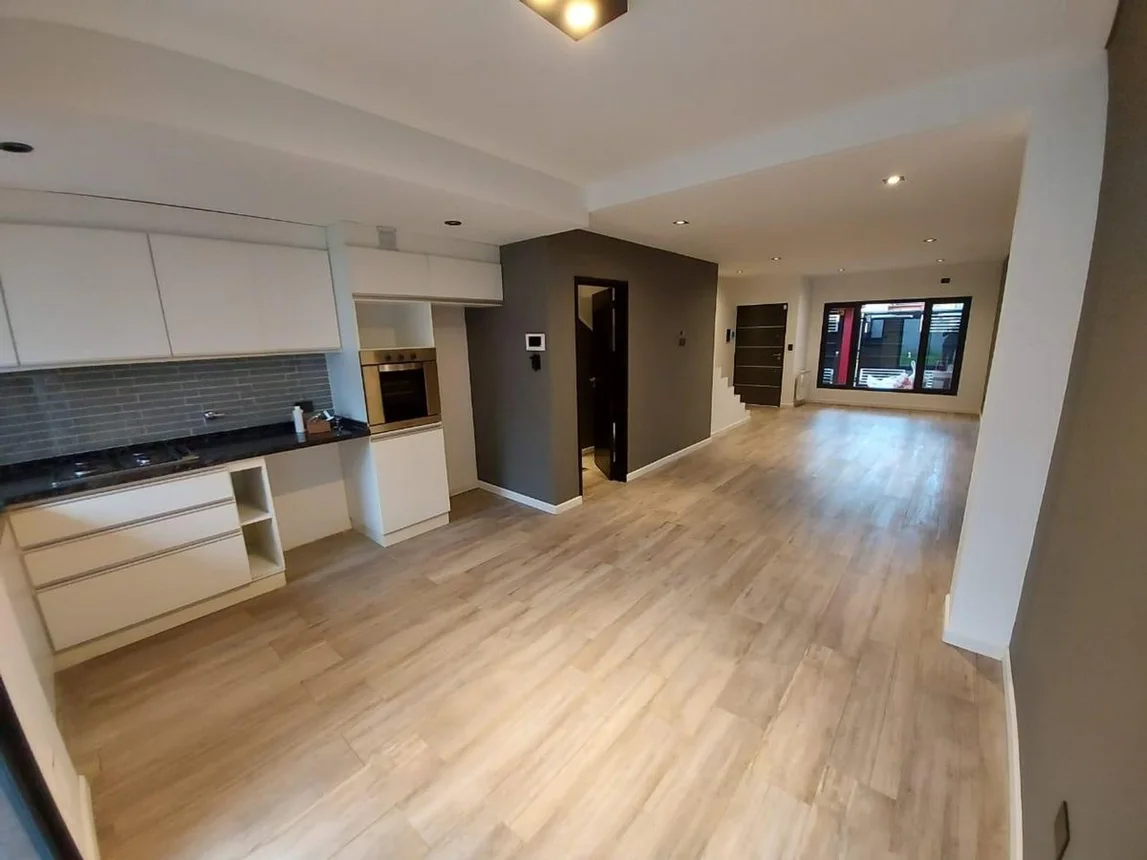 Casa tríplex en venta en Olivos, foto 2