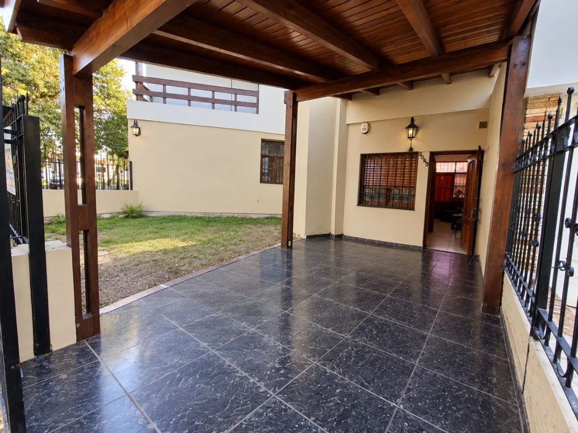 Casa de 3 ambientes en venta en Córdoba, Los Tintines 500