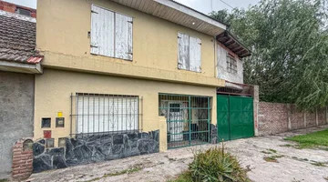 casa y 4 departamentos a reciclar barrio las Heras