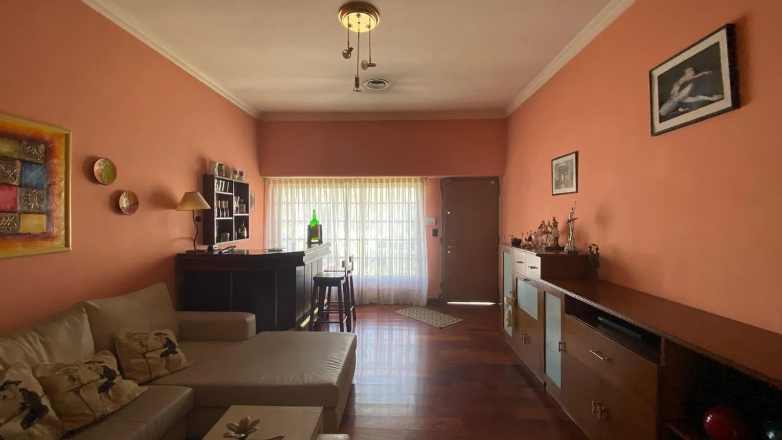 Casa de 4 ambientes en venta en San Antonio de Padua, Guemes 700