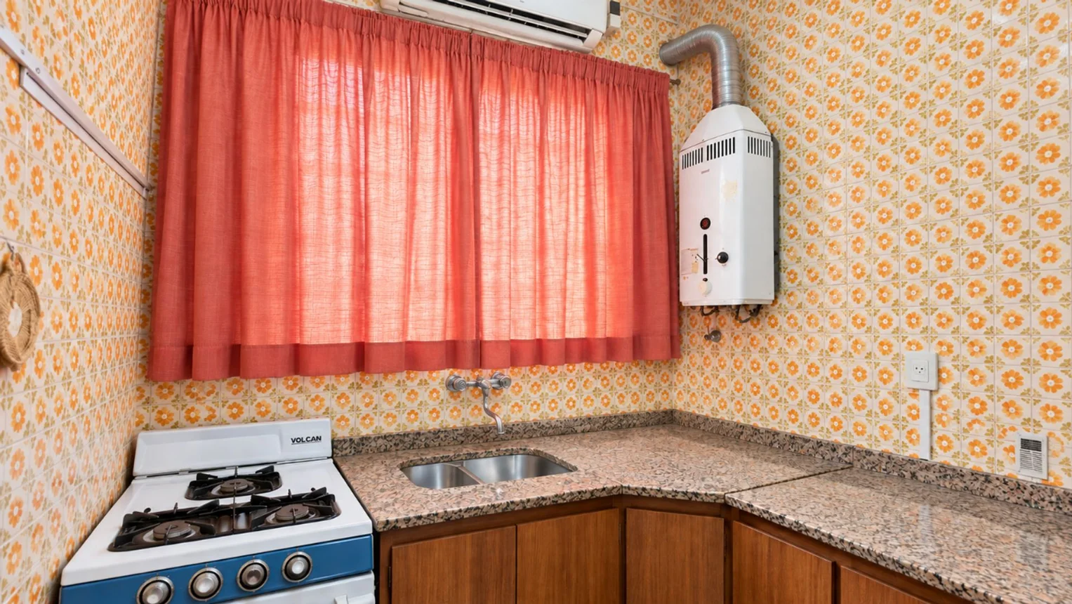 Casa de 4 ambientes en venta en Lanús Este, Burela 1700, foto 2