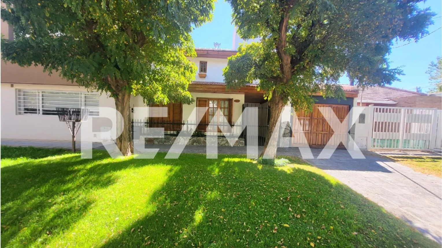 Casa de 7 ambientes en venta en Neuquén, Aconcagua 600