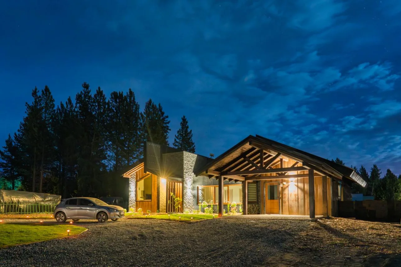 Casa de 5 ambientes en alquiler en San Carlos de Bariloche, Acceso Al Challhuaco 0