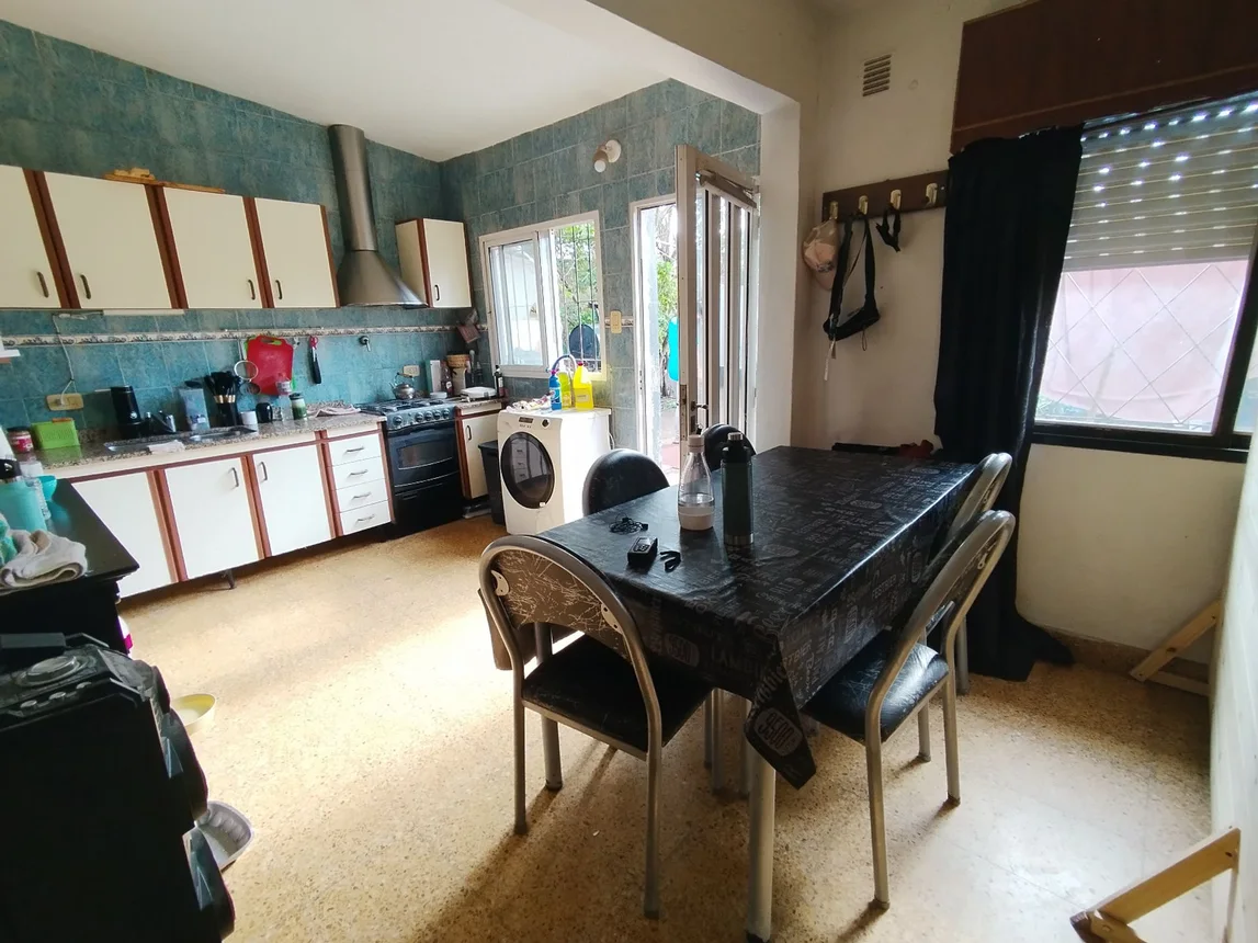 Casa de 3 ambientes en venta en Lomas de Zamora, Rogelio Yrurtia 2600, foto 2