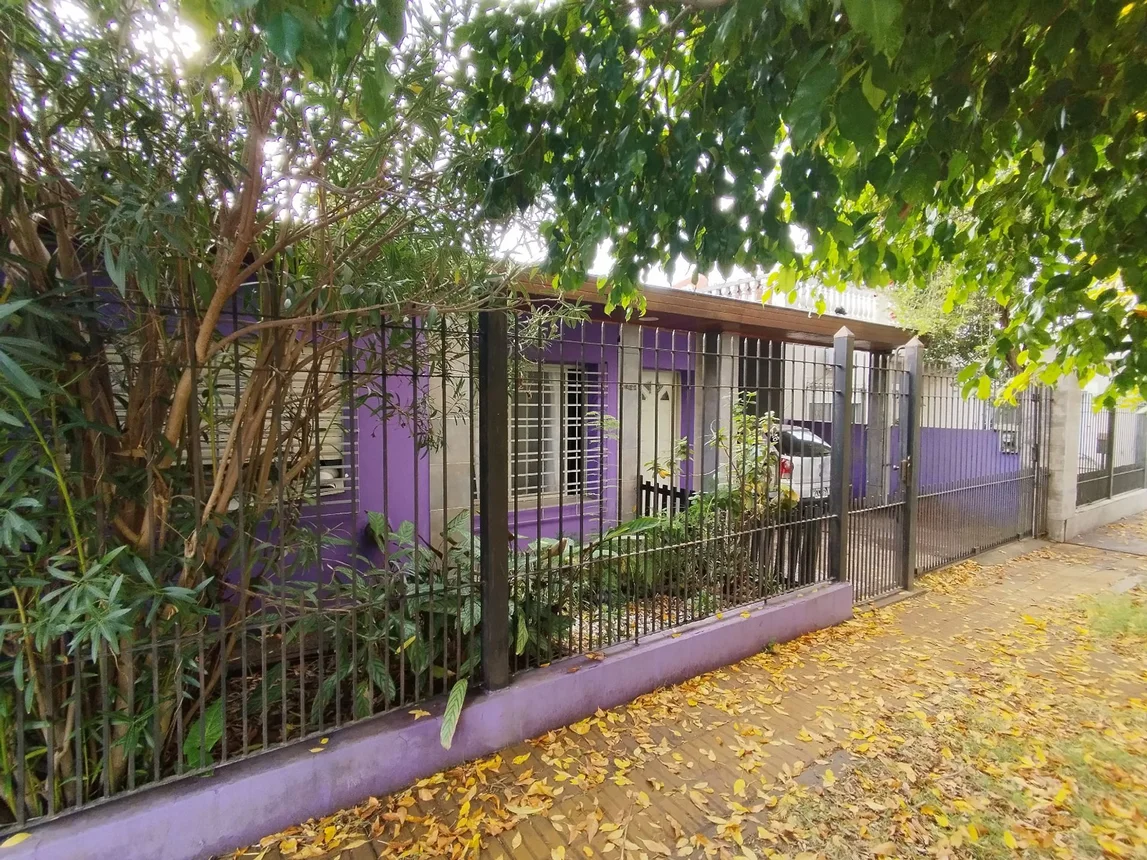 Casa de 3 ambientes en venta en Lomas de Zamora, Rogelio Yrurtia 2600