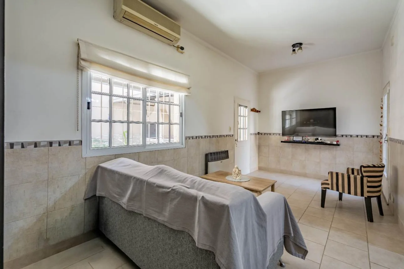 Casa de 4 ambientes en venta en La Tablada, San Pedro 1400, foto 3