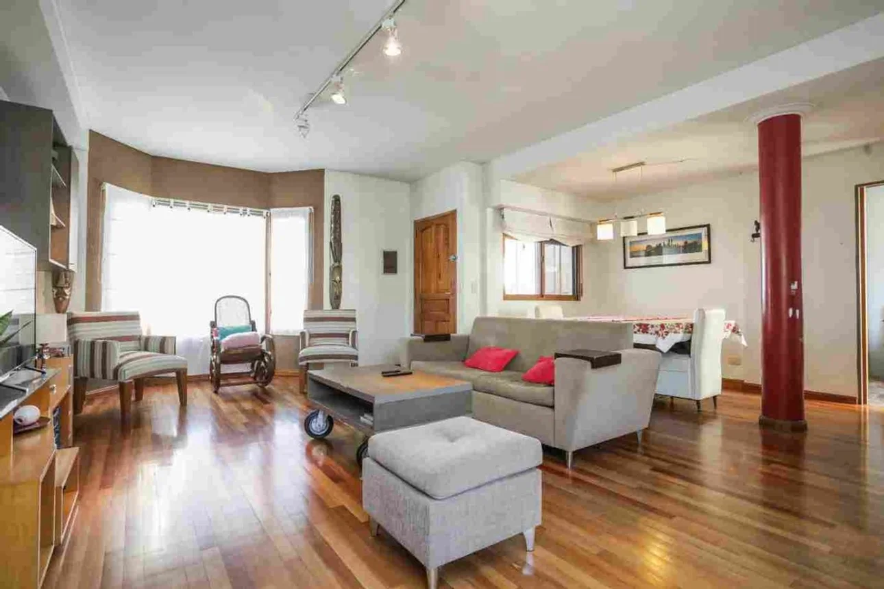 Casa tríplex en venta en Olivos