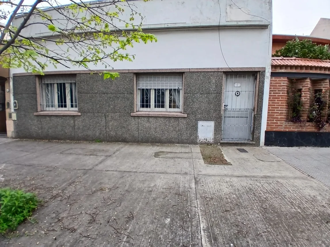 Casa de 2 ambientes en venta en Villa Lugano, Sayos 5400