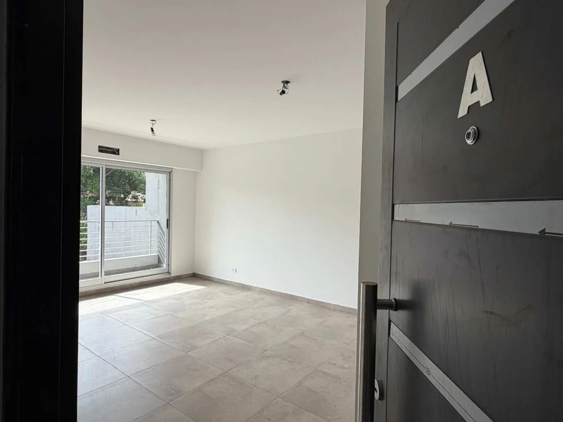Semipiso en venta en Caseros, foto 2