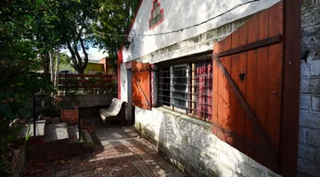 VENTA CASA 3 DORMITORIOS A RECICLAR BRAZO ORIENTAL