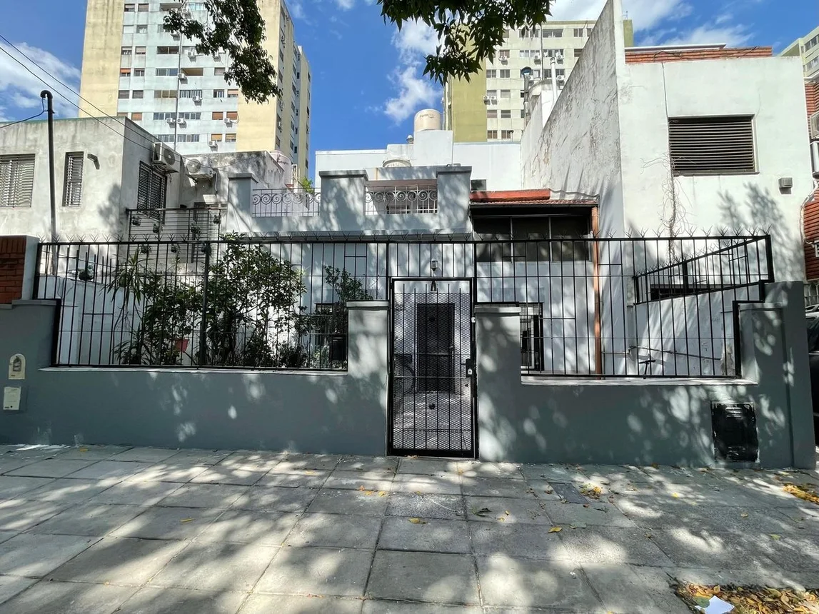Casa de 3 ambientes en venta en Villa Real, Irigoyen 2400