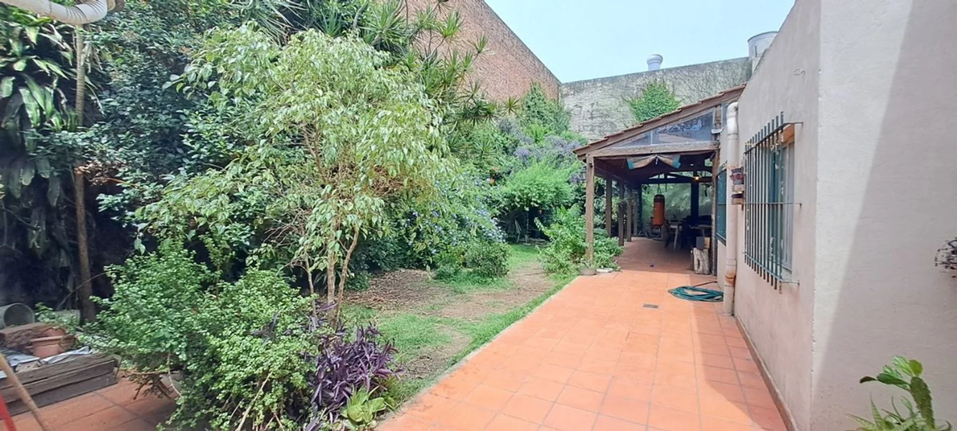 Casa de 4 ambientes en venta en Barracas, Perdriel 1600