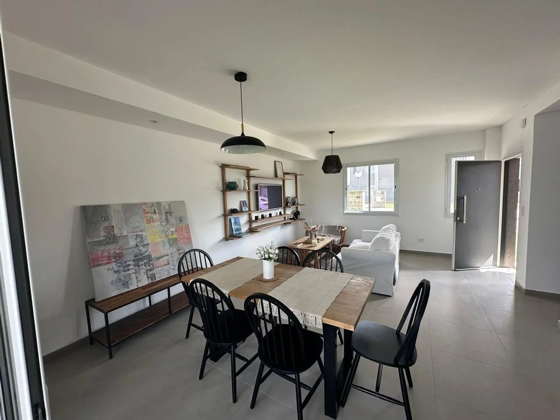Casa dúplex en venta en Garín, foto 5