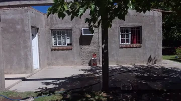 CASA DE 2 HABITACIONES. ZONA URBANA. ZONDA