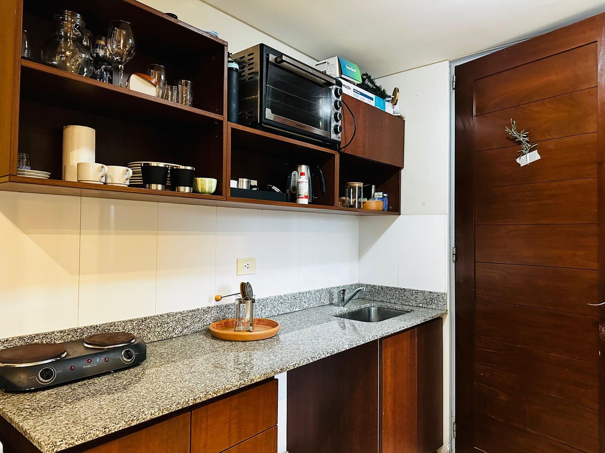 MONOAMBIENTE EN VENTA CON COCHERA MACROCENTRO - foto 4