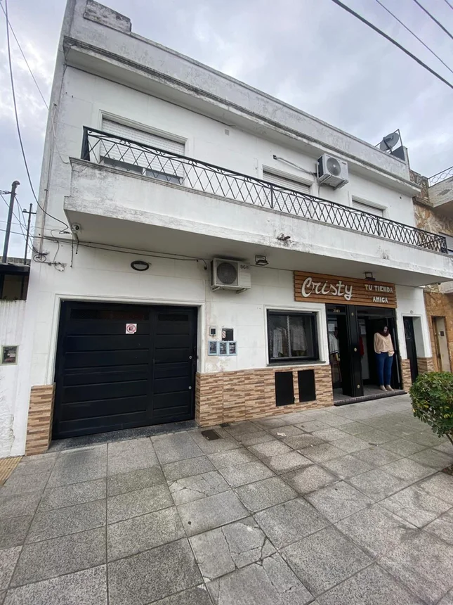 Casa de 5 ambientes en venta en Lomas del Mirador, Necochea 3900, foto 2