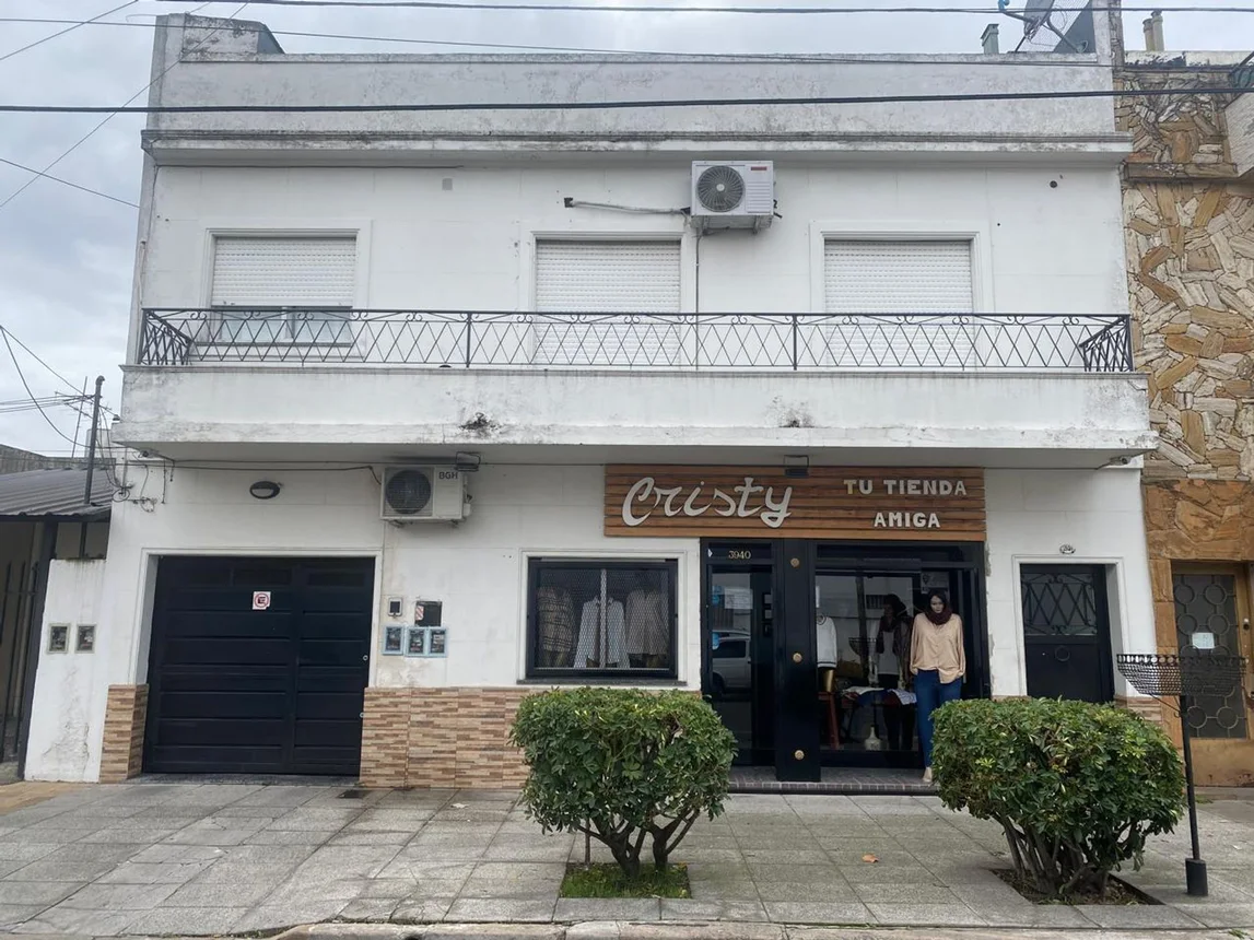 Casa de 5 ambientes en venta en Lomas del Mirador, Necochea 3900