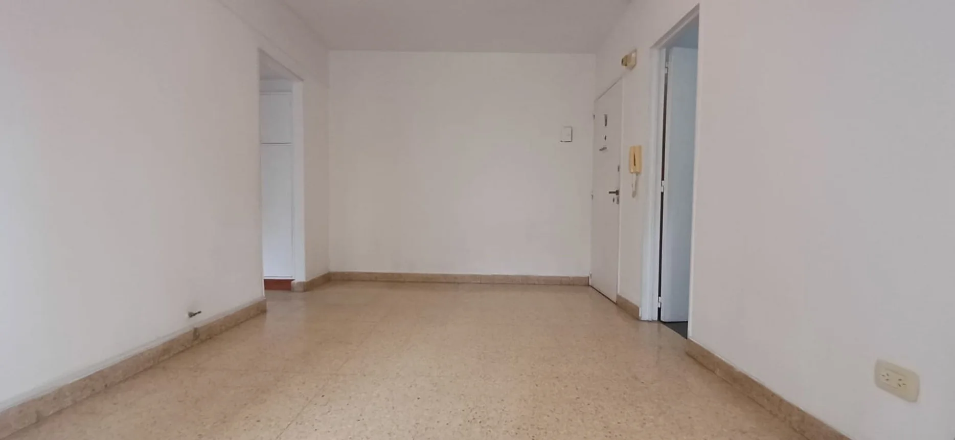 Departamento de 2 ambientes en venta en Lanús Este, Aristóbulo del Valle 300