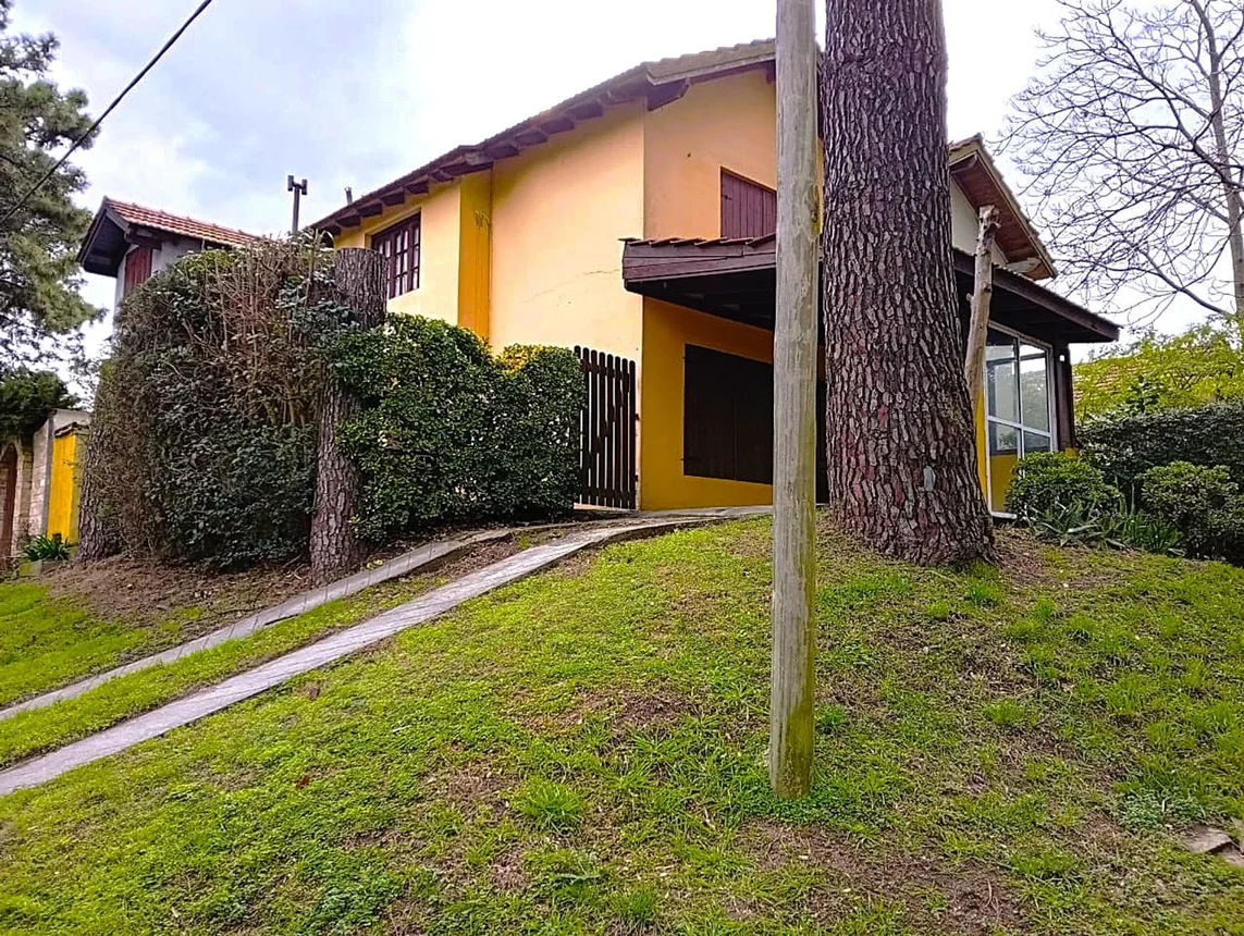 Dúplex de 3 ambientes en venta en Pinamar, Madre Teresa de Calcuta y Mathew 100