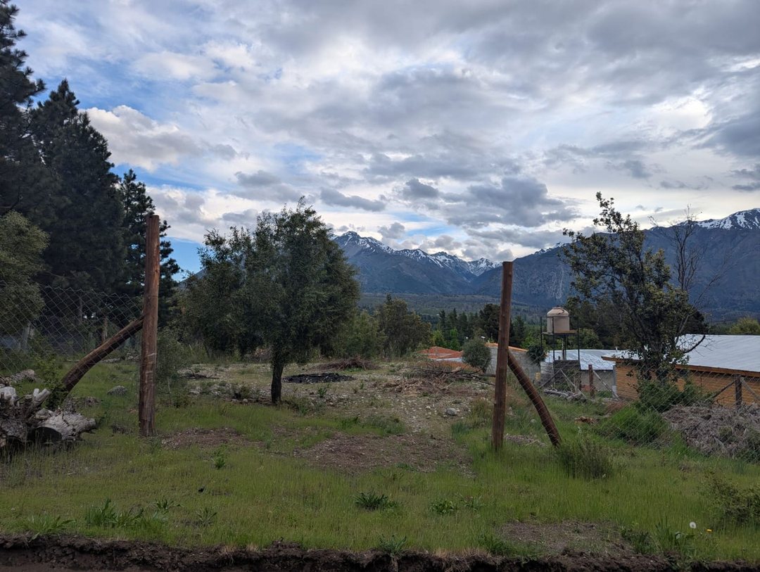 Lote 600 m² nivelado y cercado, vistas a Cerros