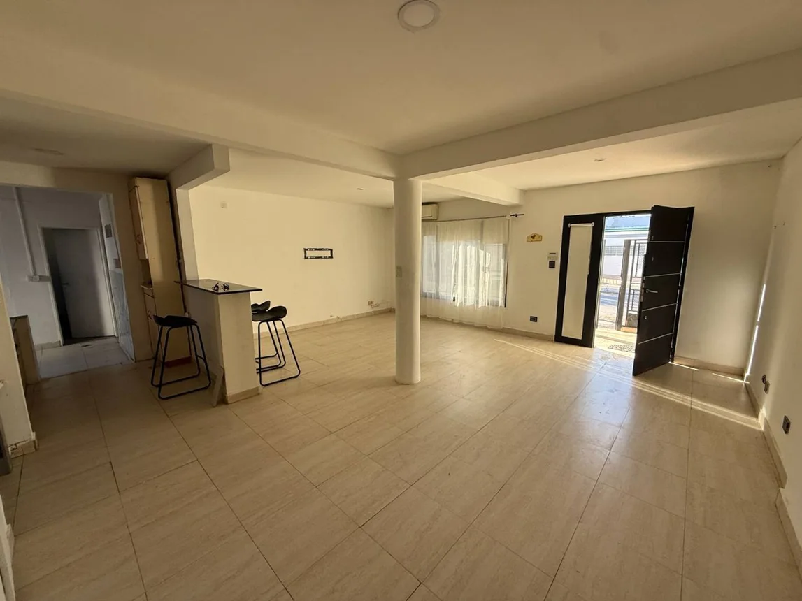 Casa de 6 ambientes en alquiler en Neuquén, Cristo Rey 1300, foto 2