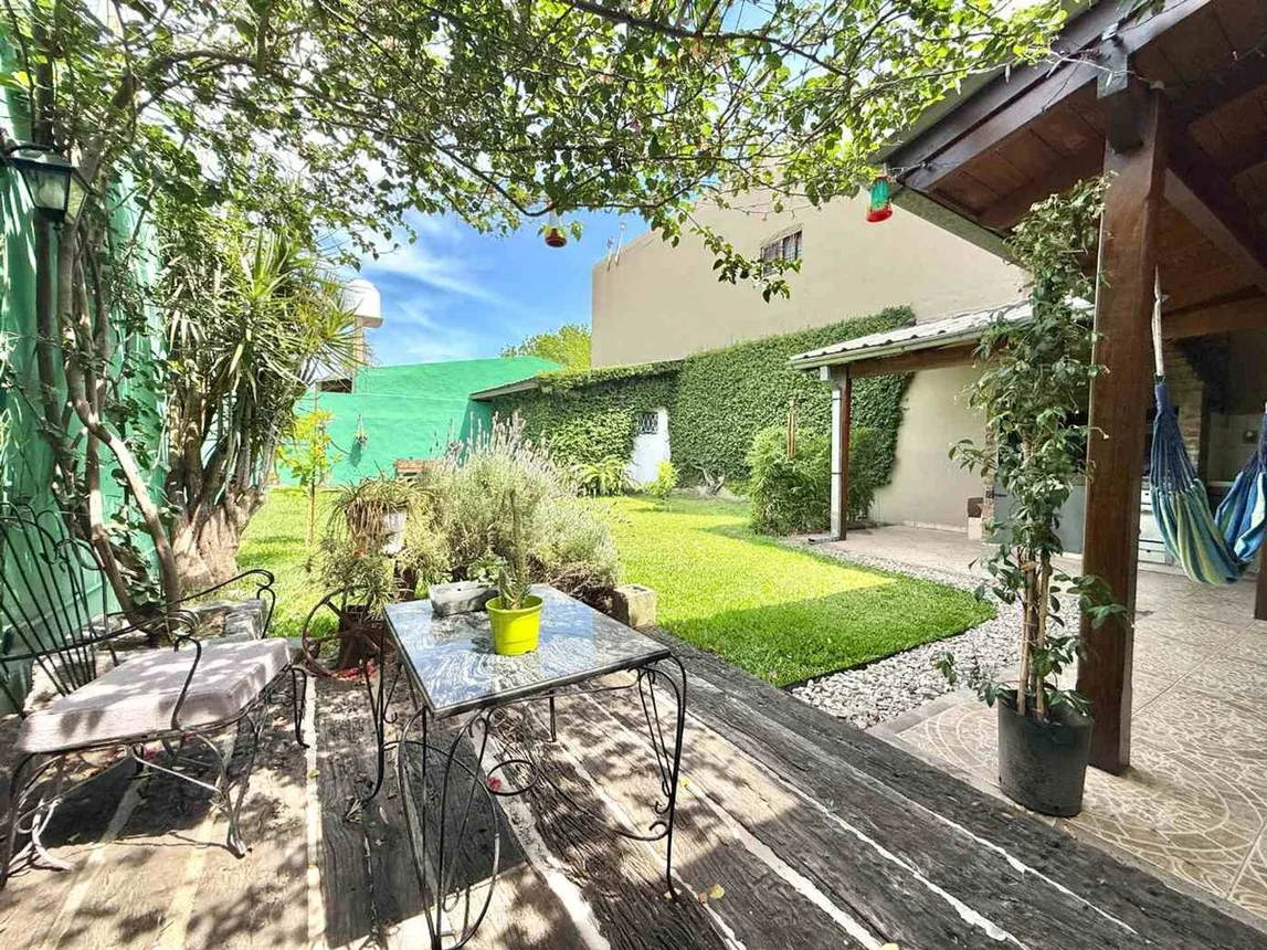 Casa en venta en Castelar, foto 2