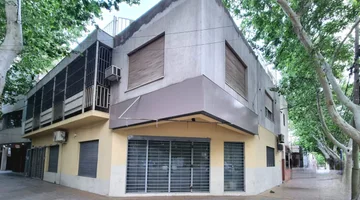 VENTA DE 2 DEPARTAMENTOS MAS LOCAL EN CAPITAL