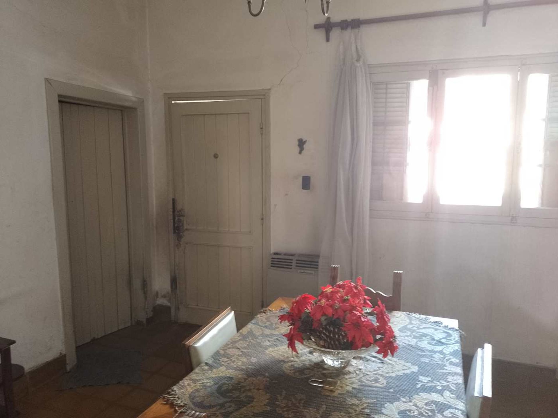CASA EN VENTA A REMODELAR EN MACROCENTRO - foto 2
