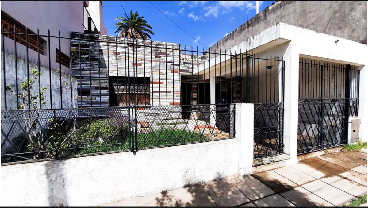 VENTA CASA 3 AMB PATIO COCHER JDIN BERNAL FINANCIA