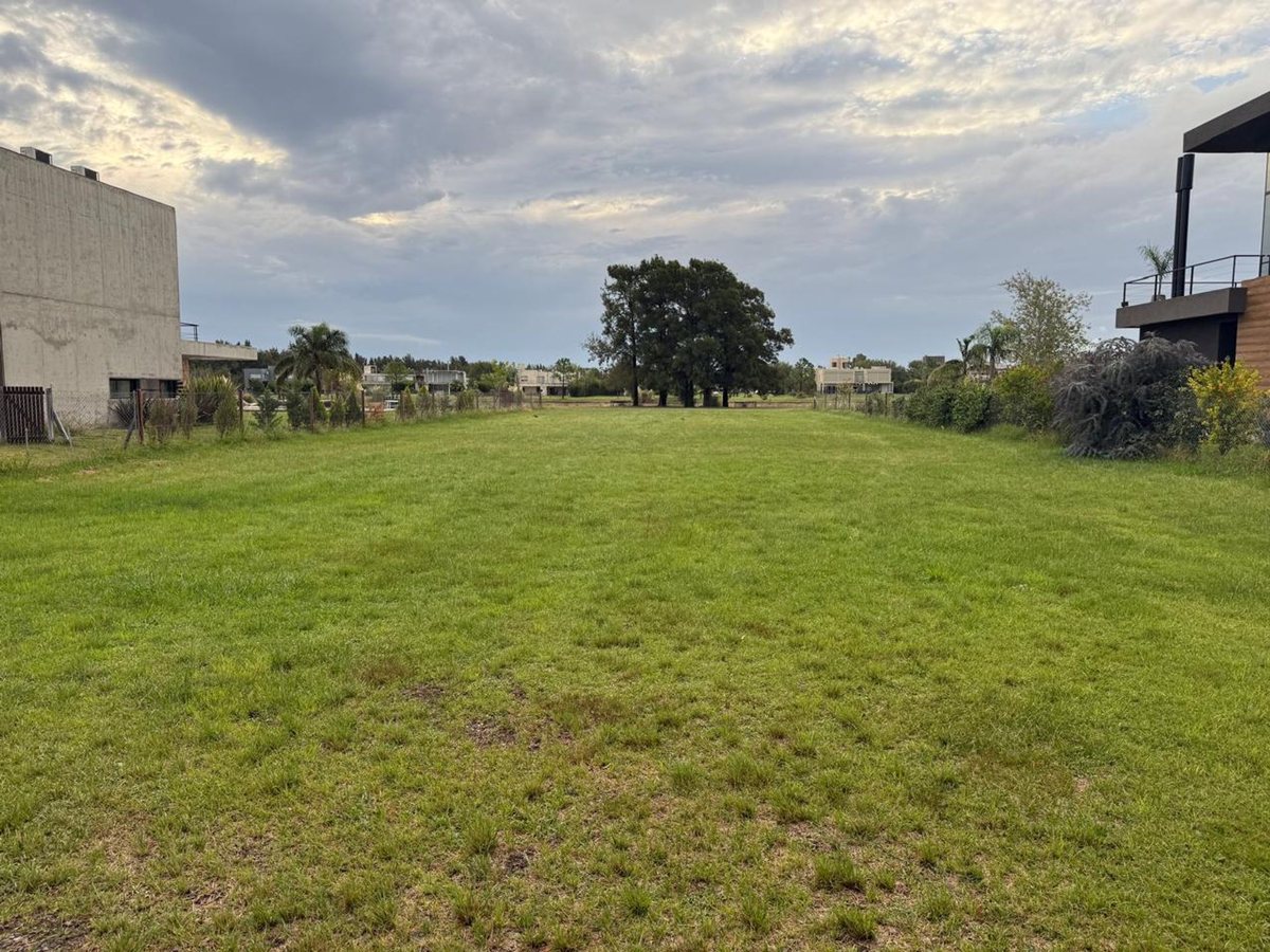 Foto 2 — LOTE EN VENTA CON VISTA AL LAGO 1503 M2