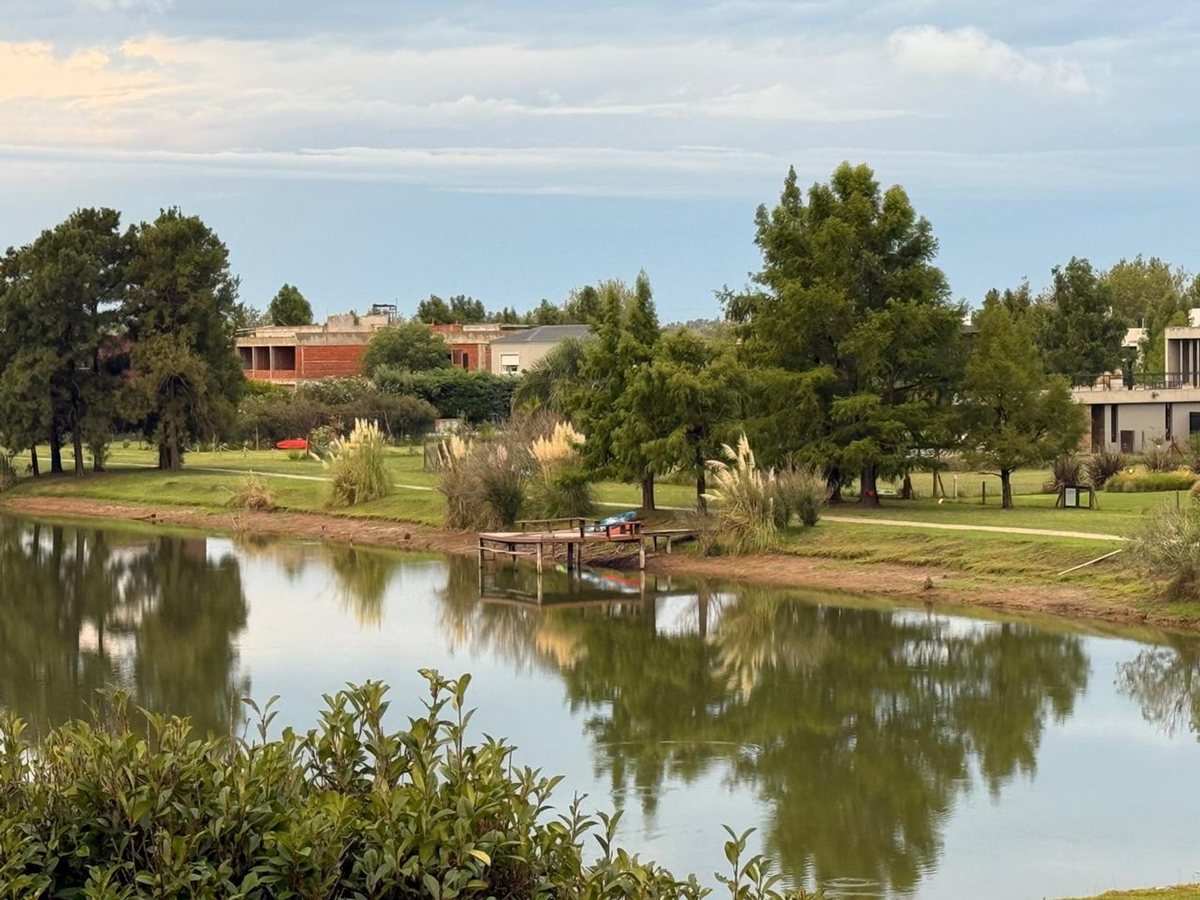 Foto 6 — LOTE EN VENTA CON VISTA AL LAGO 1503 M2