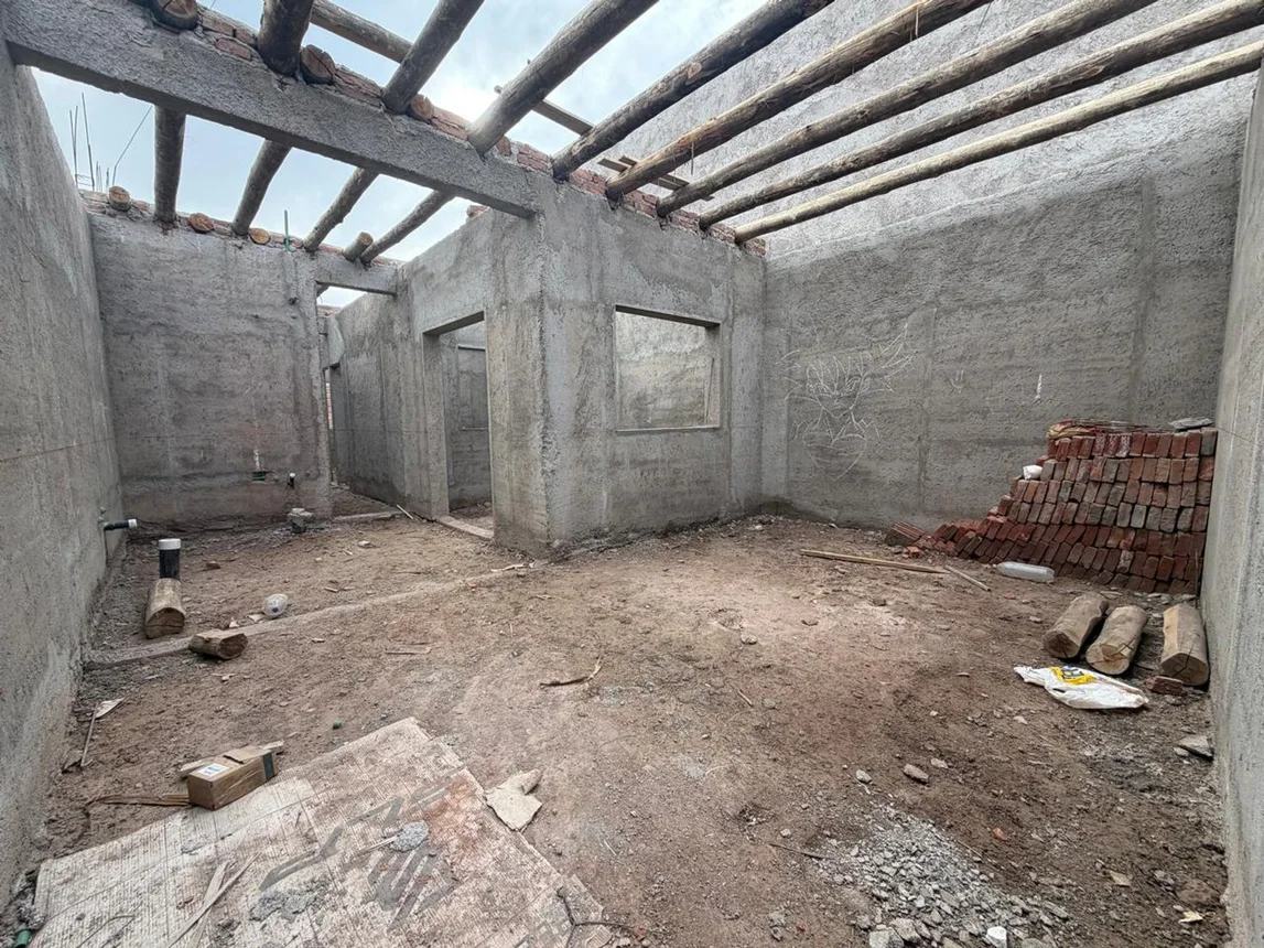Casa de 4 ambientes en venta en Guaymallén, Los Cardos 0