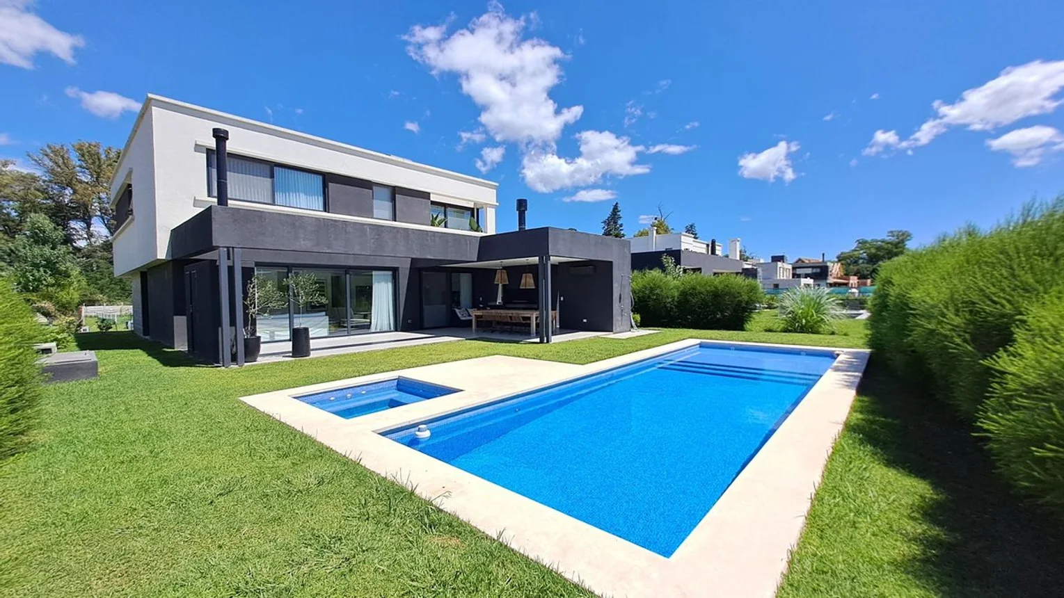 Casa de 6 ambientes en venta en Hudson, Calle 152 6300