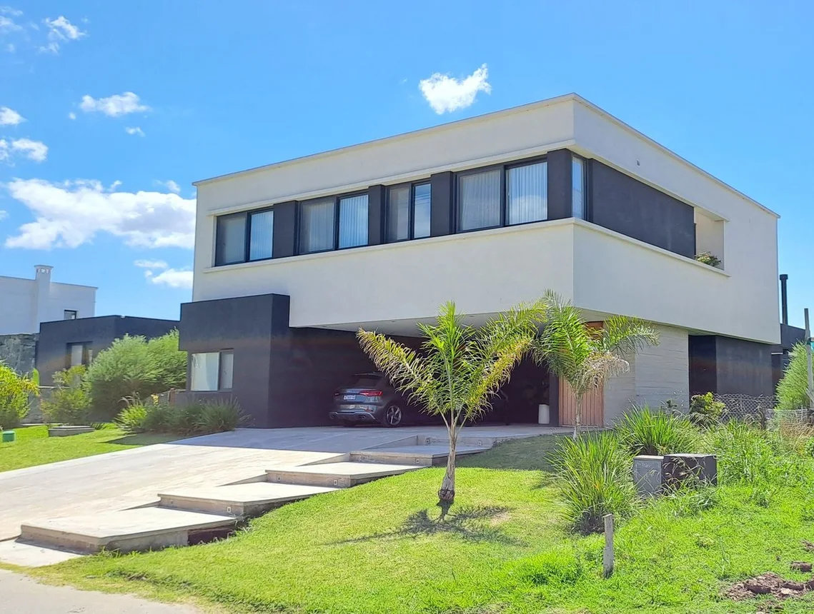 Casa de 6 ambientes en venta en Hudson, Calle 152 6300, foto 2