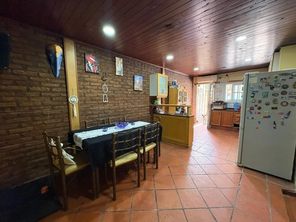 Casa de 3 ambientes en venta en Moreno, San Carlos 2400