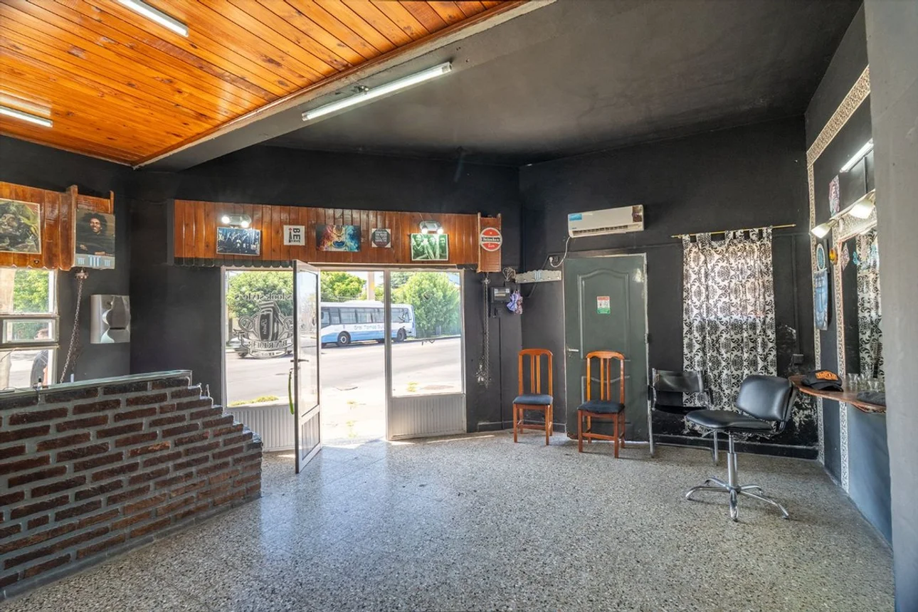 Casa de 7 ambientes en venta en Temperley, Avenida Teniente General Donato Álvarez 200, foto 3