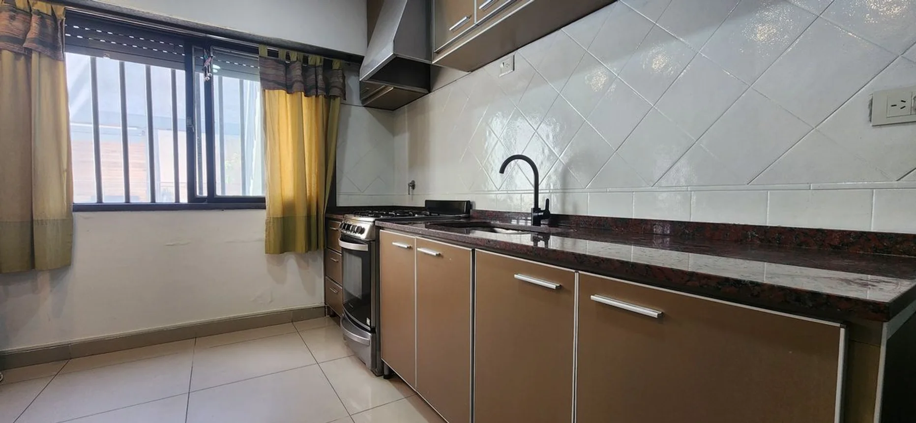 Casa de 3 ambientes en venta en Castelar, Amadeo Jacques 400, foto 3