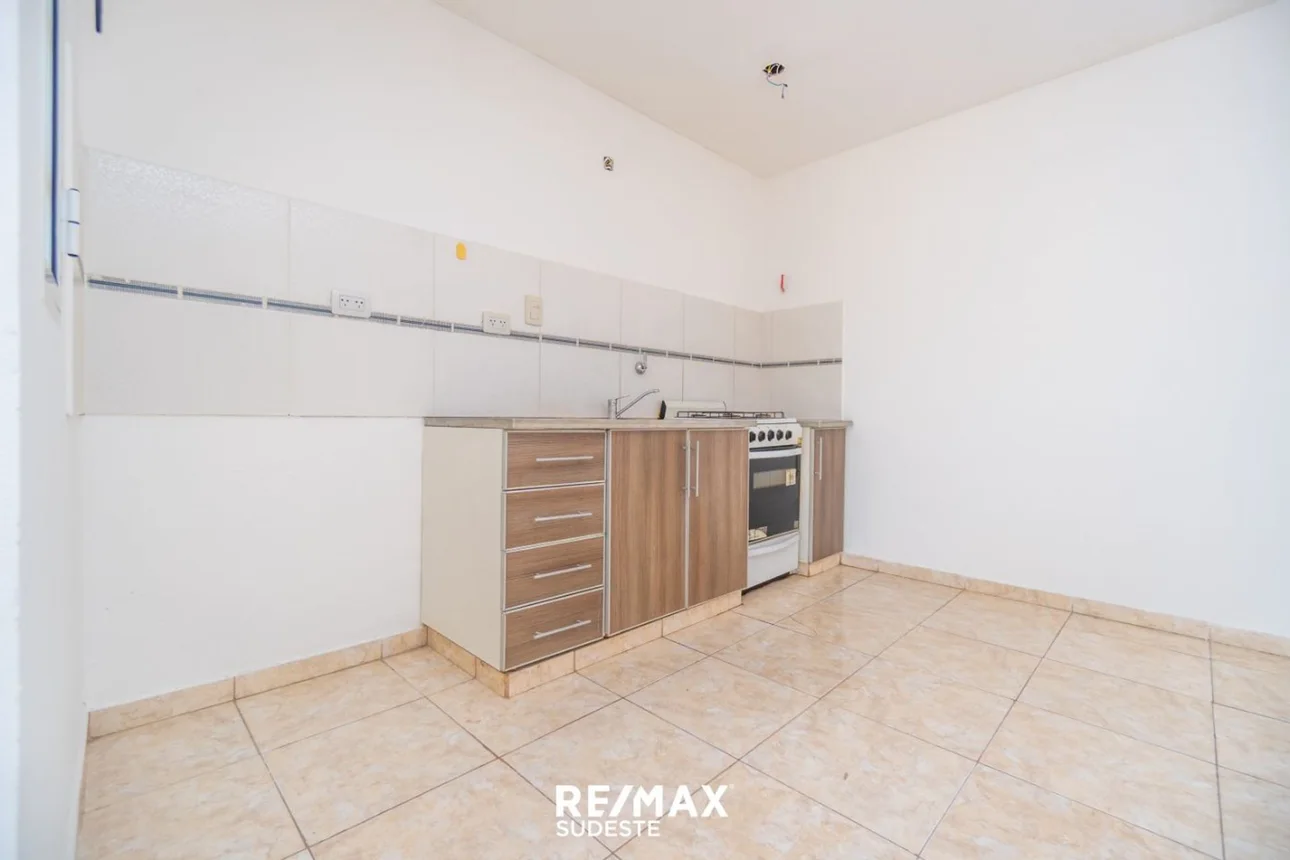 Complejo de 4 dptos modernos de 1 dorm. + lote., foto 2