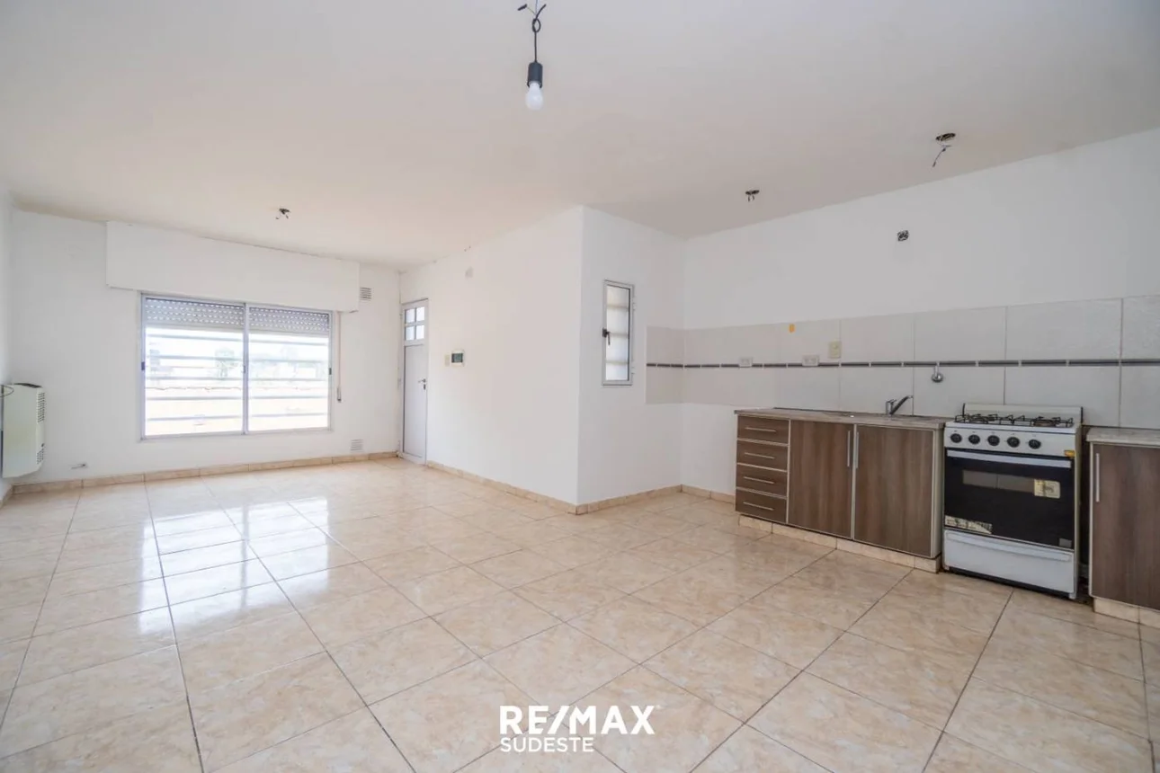 Complejo de 4 dptos modernos de 1 dorm. + lote., foto 1