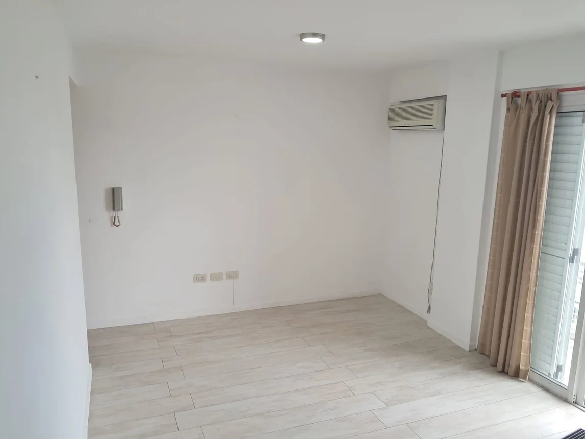 Departamento de 2 ambientes en alquiler en La Plata, Calle 6 Entre 65 y 66 1600