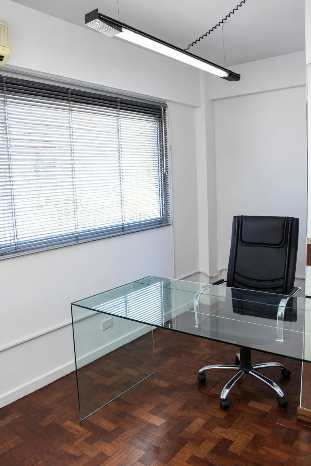 VENTA DE OFICINA AV. GENERAL PAZ B° CENTRO CÓRDOBA