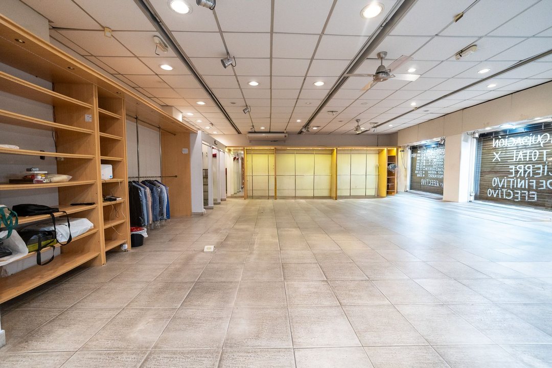 VENTA LOCAL EN ESQUINA BARRIO PARQUE