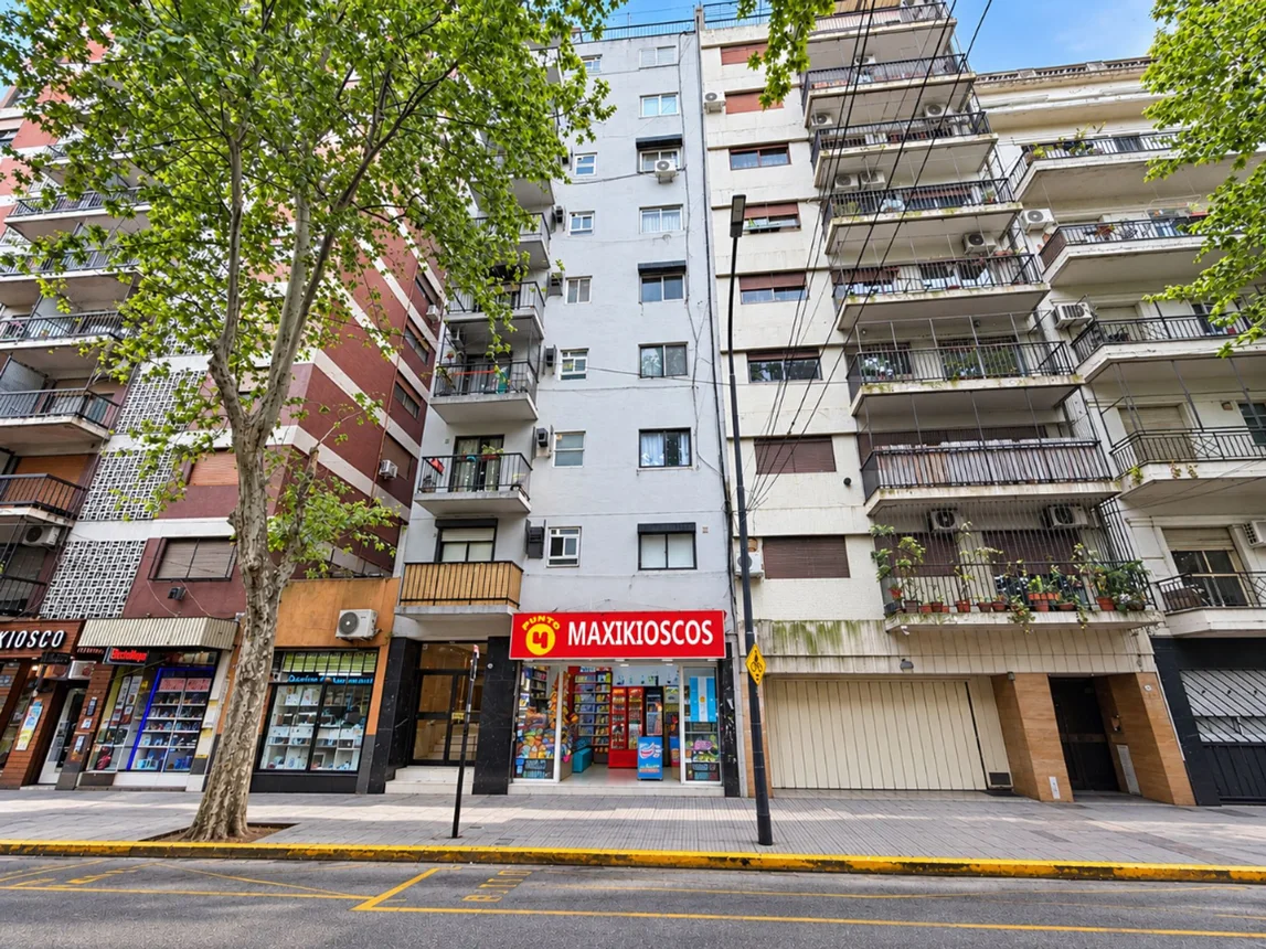 Departamento en venta en Almagro, Sarmiento 3500